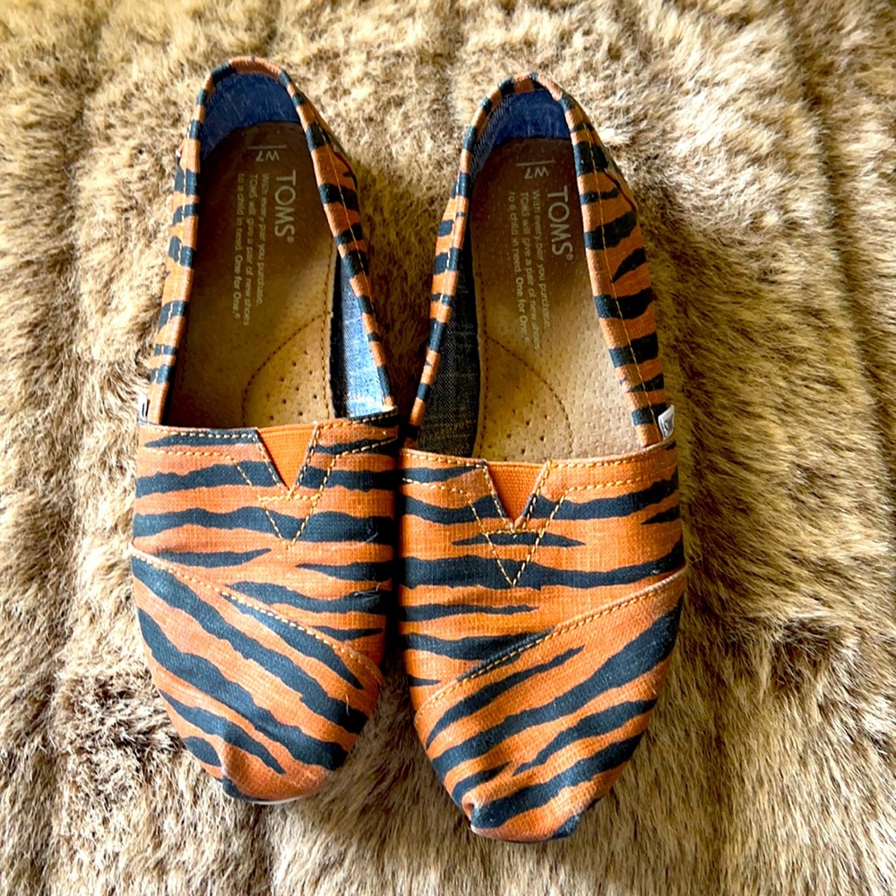 Women’s Toms